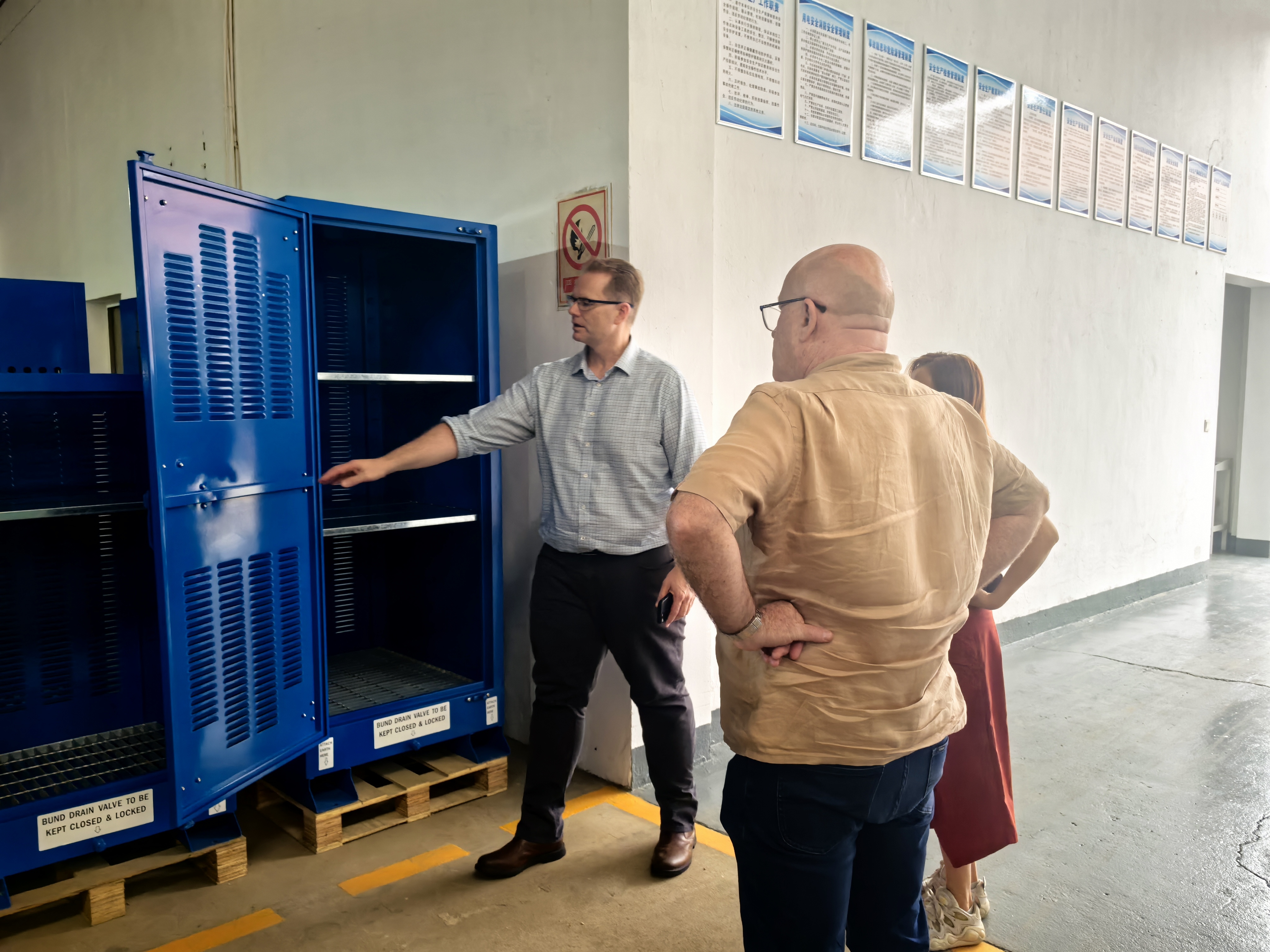 Laatste bedrijfsblogs Australische partner Super Security LTD bezoekt onze fabriek voor diepgaande samenwerking