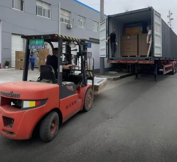 Laatste bedrijfsblogs SUPER voltooit bulkcontainerzending voor industriële veiligheidskastjes